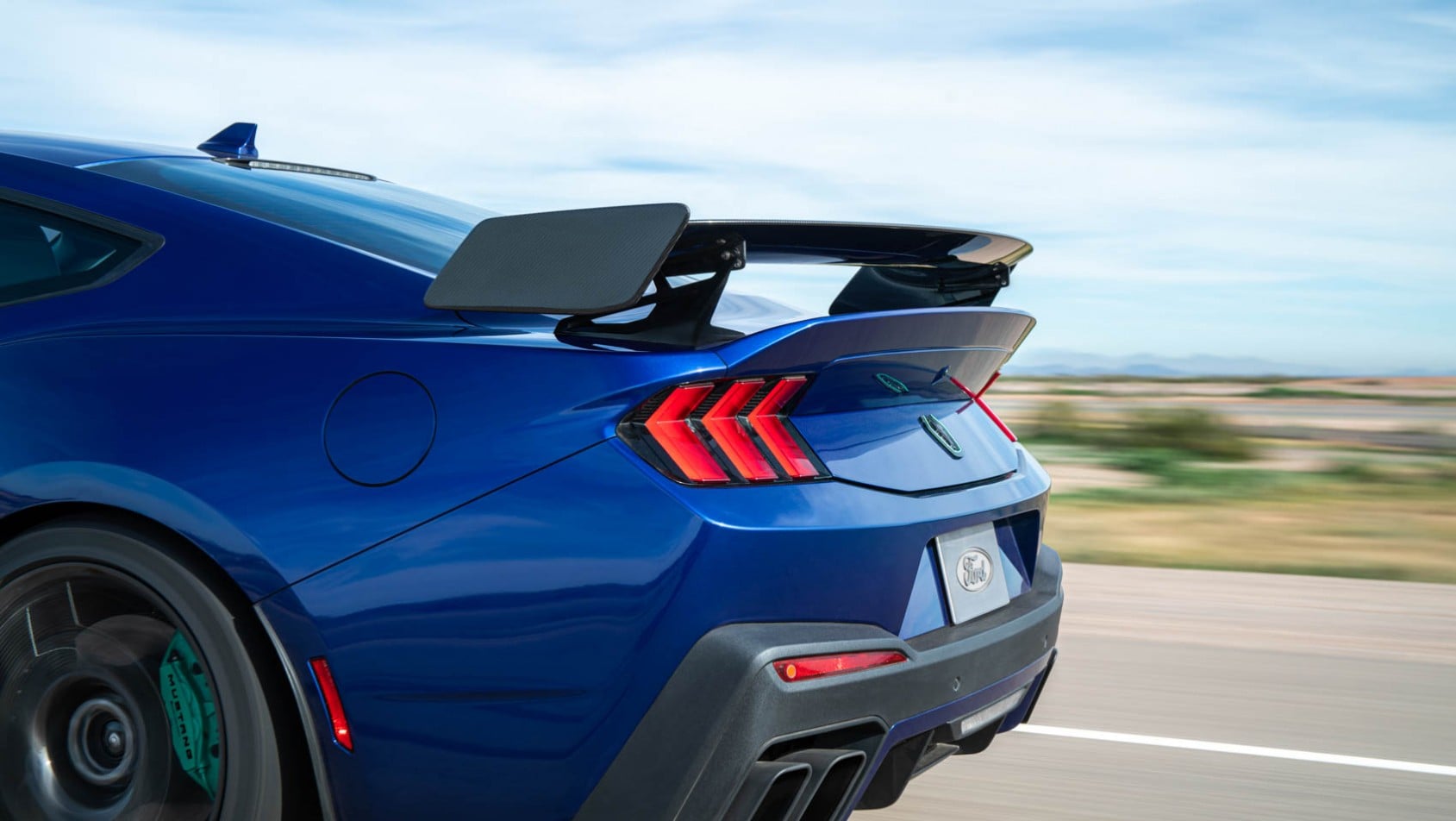 Ford Mustang Dark Horse SC tył