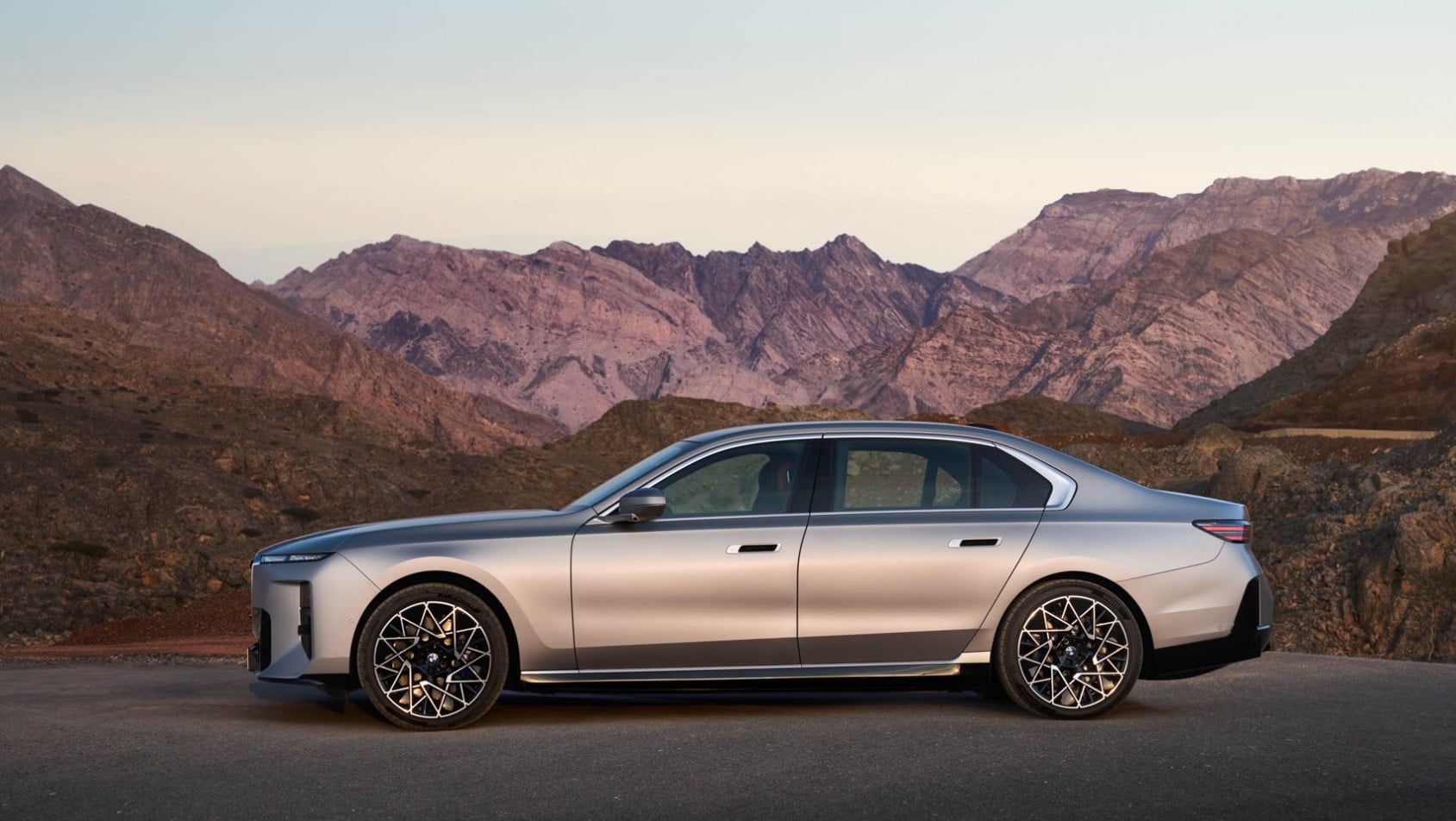 2026 BMW seria 7 sylwetka