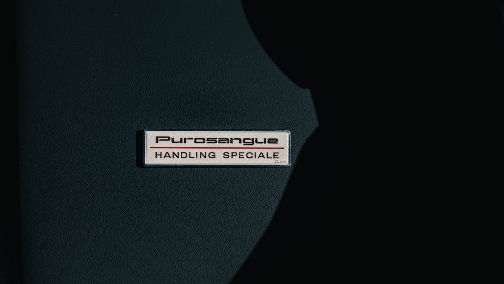 Ferrari Purosangue Handling Speciale plakietka