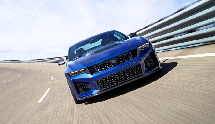 Ford Mustang Dark Horse SC premiera