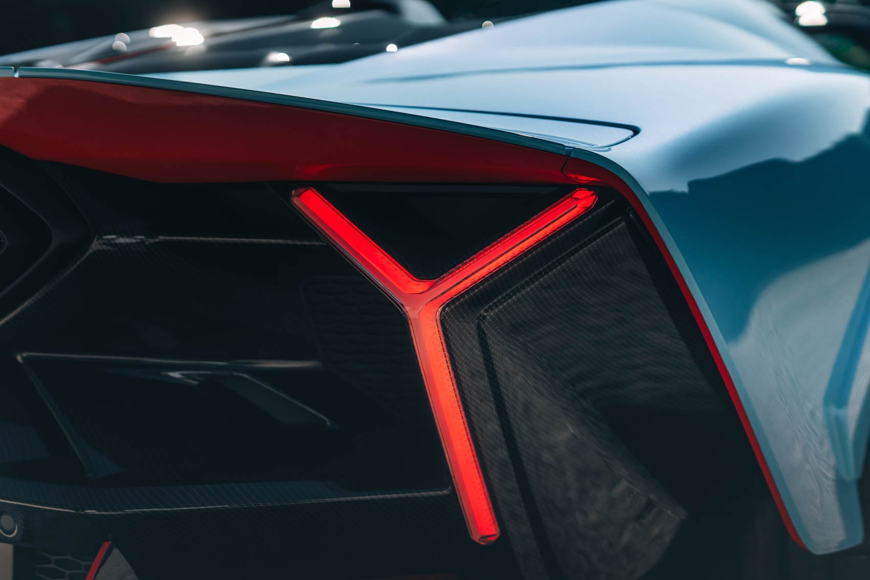 Lamborghini Fenomeno Roadster lampa tył