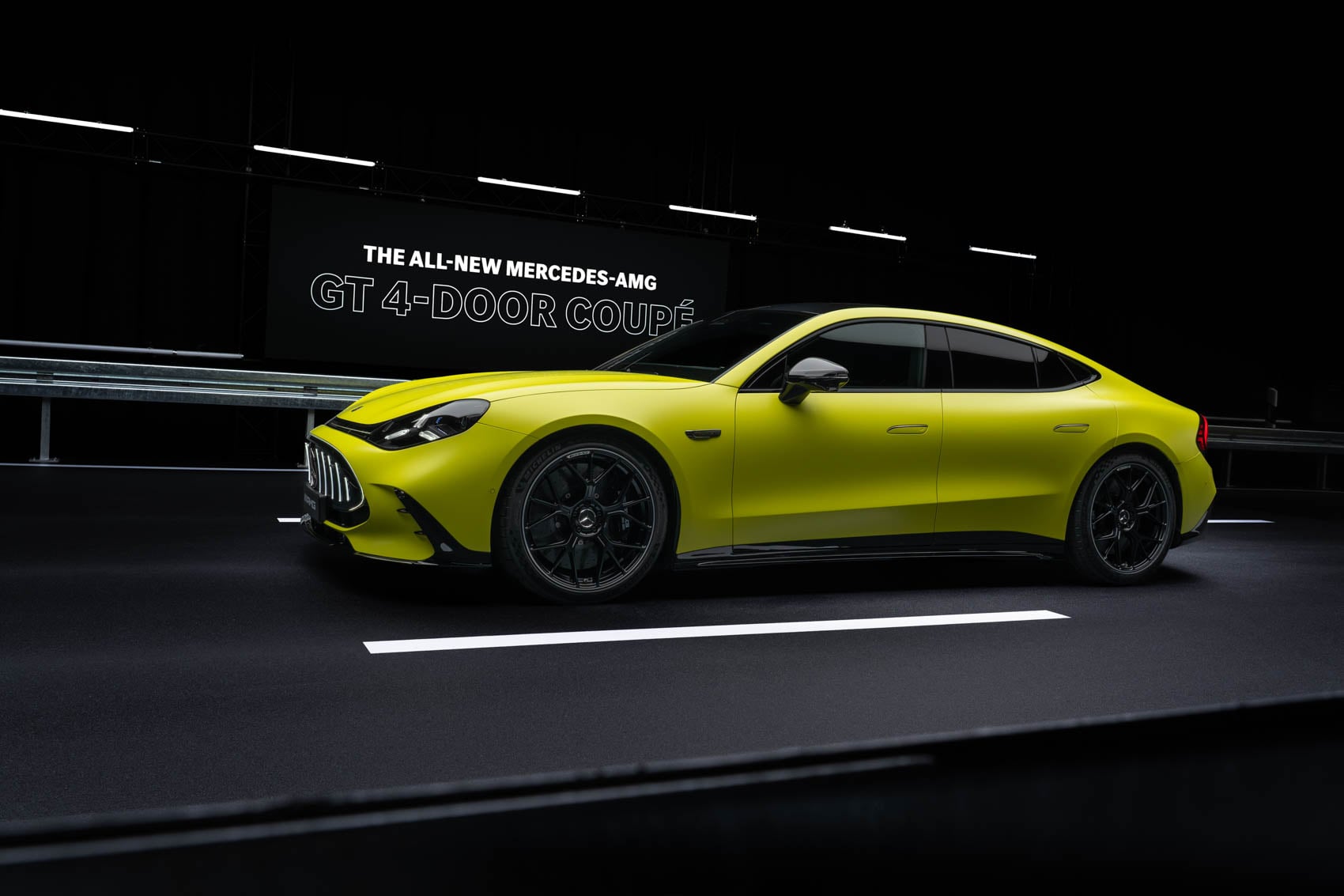 Mercedes-AMG GT 4-door Coupe sylwetka