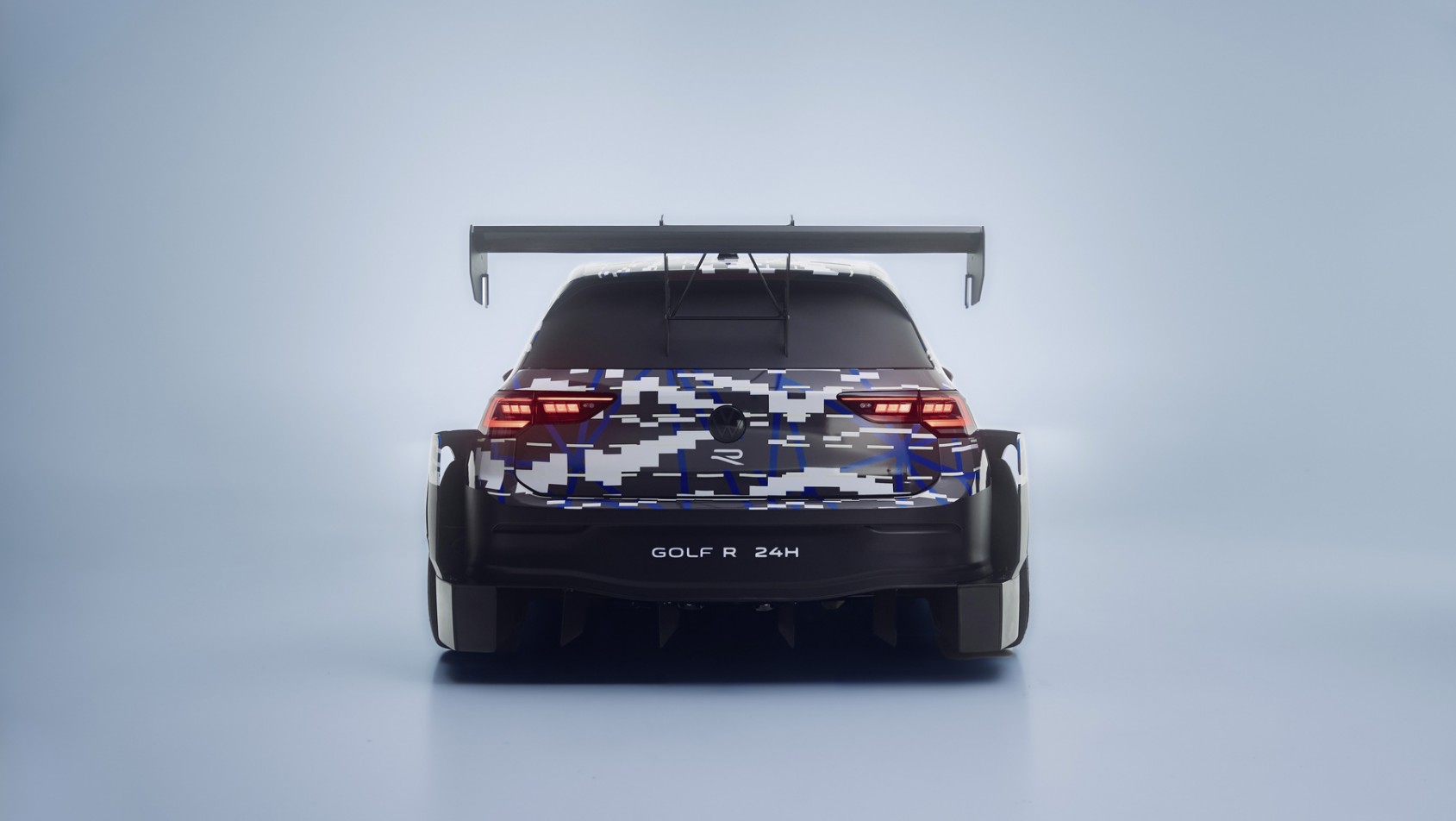 Volkswagen Golf R 24H skrzydło