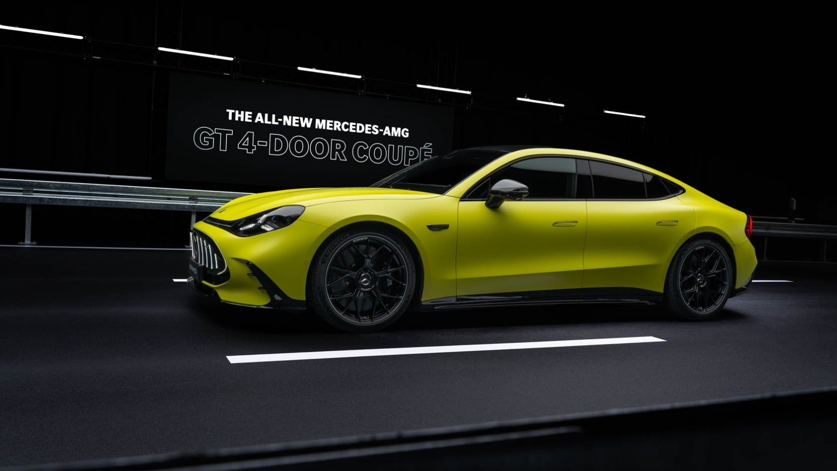 Mercedes-AMG GT 4-door Coupe sylwetka