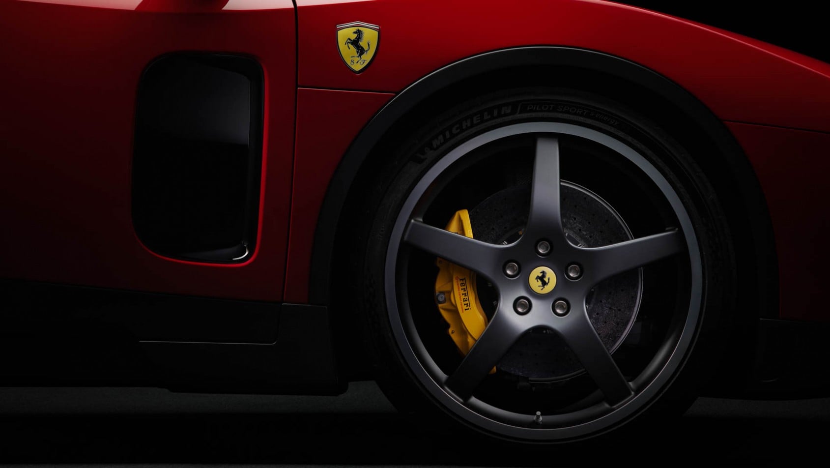 Ferrari Luce hamulce