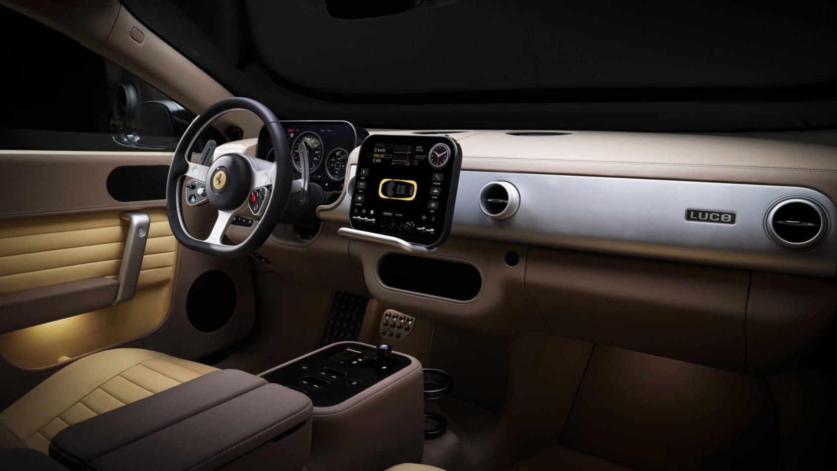 Ferrari Luce wnętrze