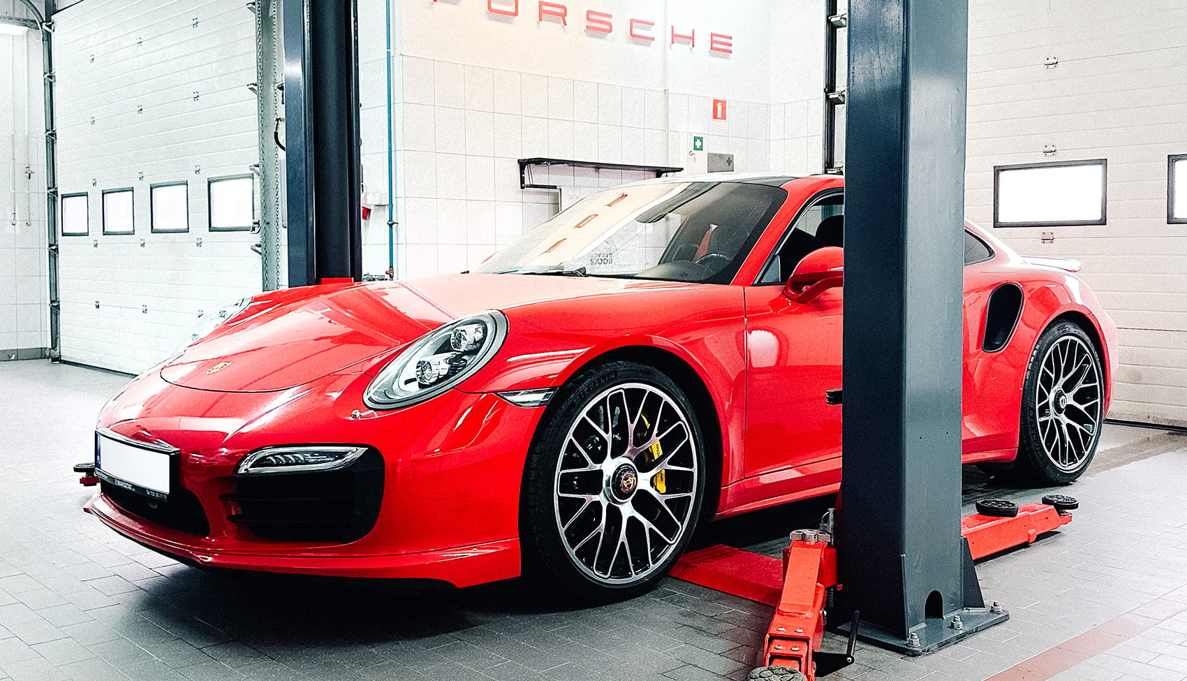 71 Warsztat Premium – kompleksowa obsługa samochodów Porsche serwisowane w 71 Warsztat Premium