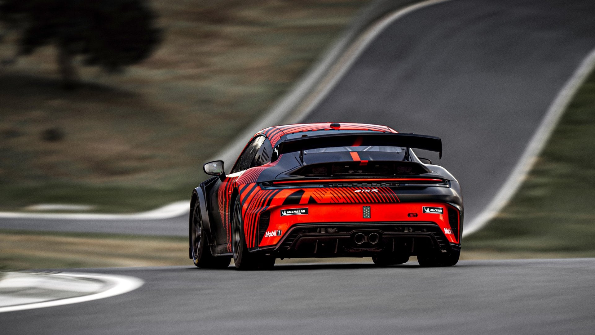 Porsche 911 GT4 R na&nbsp;torze