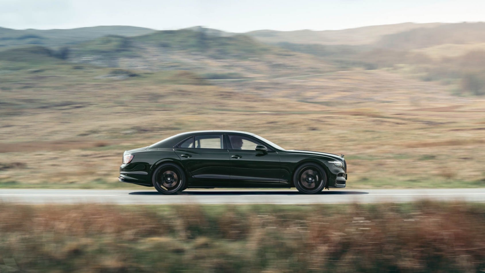 2026 Bentley Flying Spur sylwetka
