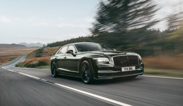 2026 Bentley Flying Spur lifting