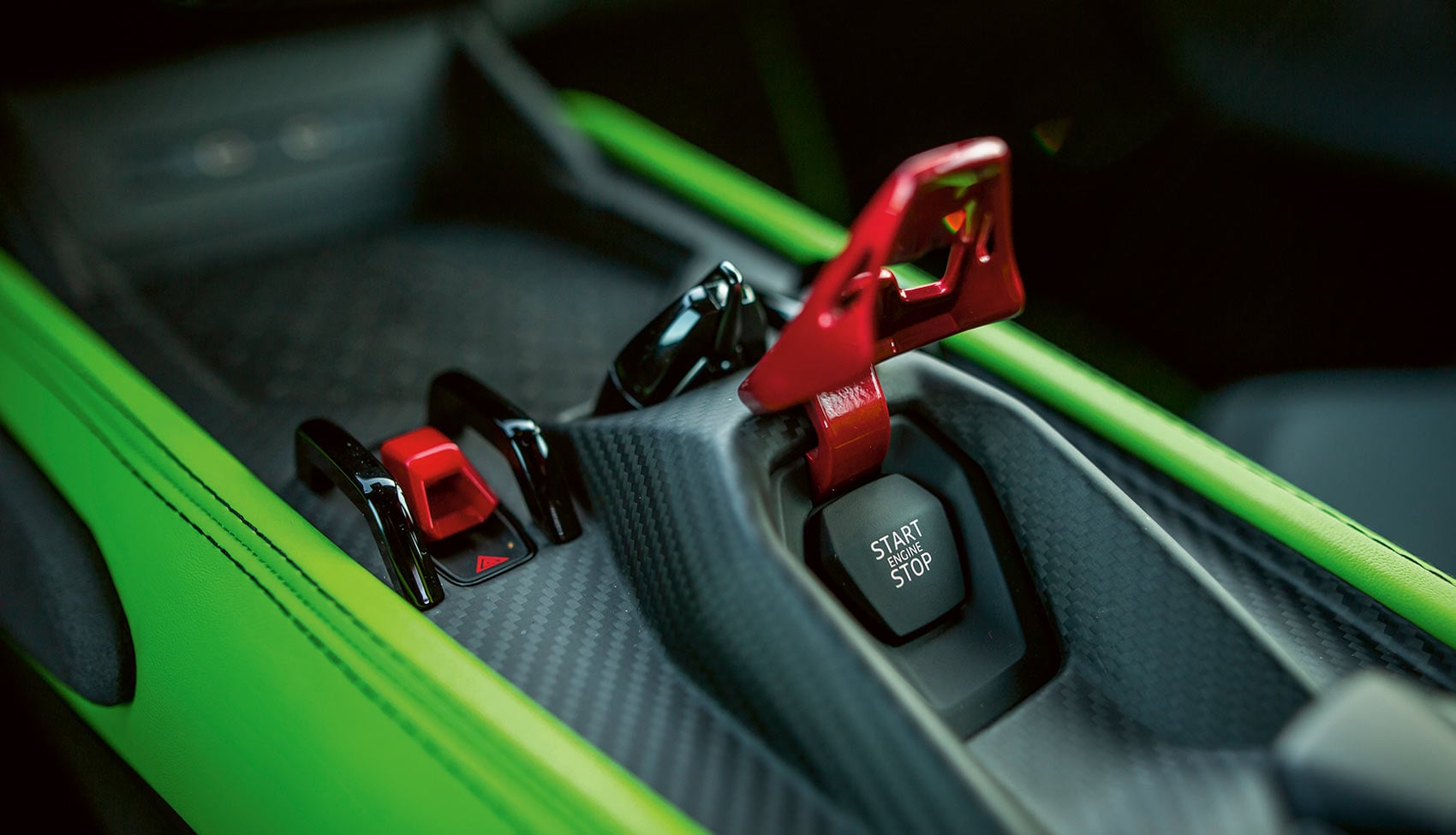 Przycisk Start/Stop i&nbsp;konsola środkowa Lamborghini Revuelto