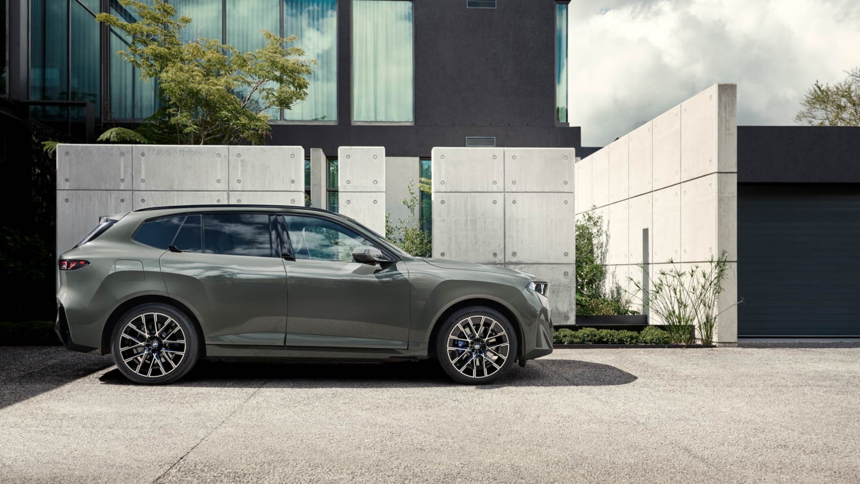 2027 BMW X5 sylwetka