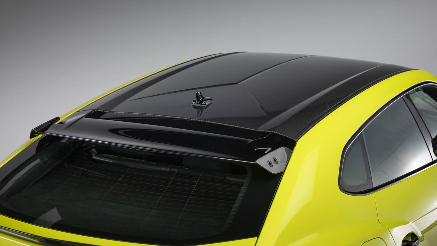 Lamborghini Urus SE Performante aero