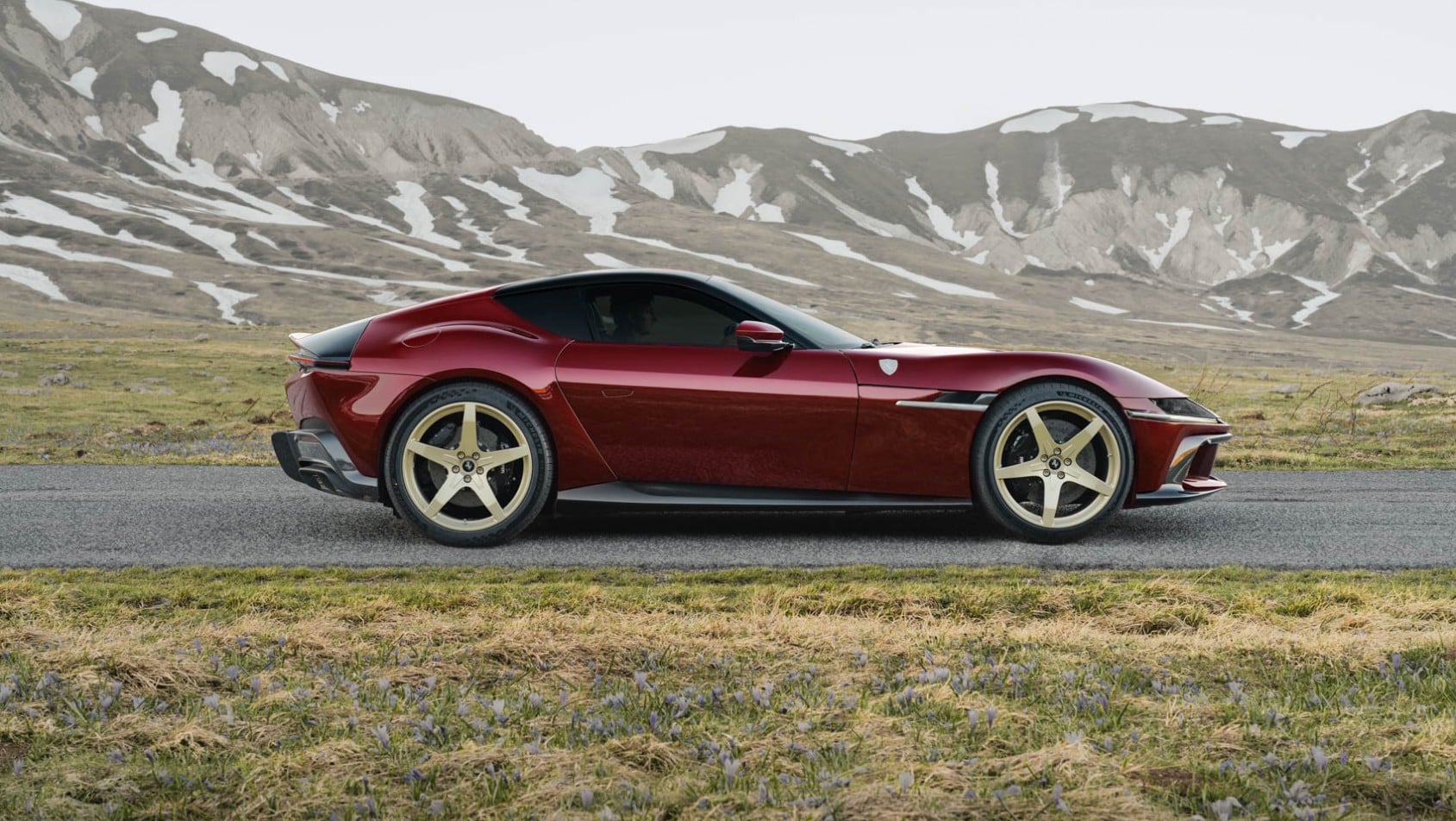 Ferrari 12Cilindri Manuale design