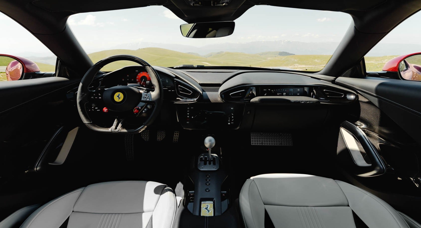 Ferrari 12Cilindri Manuale wnętrze