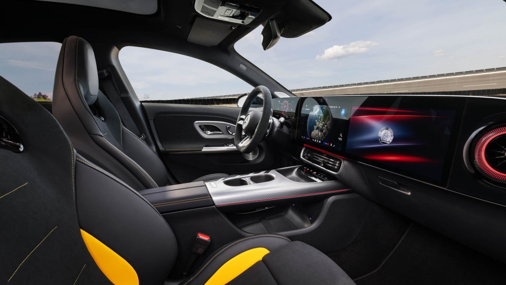 2026 Mercedes-AMG CLA 45 wnętrze