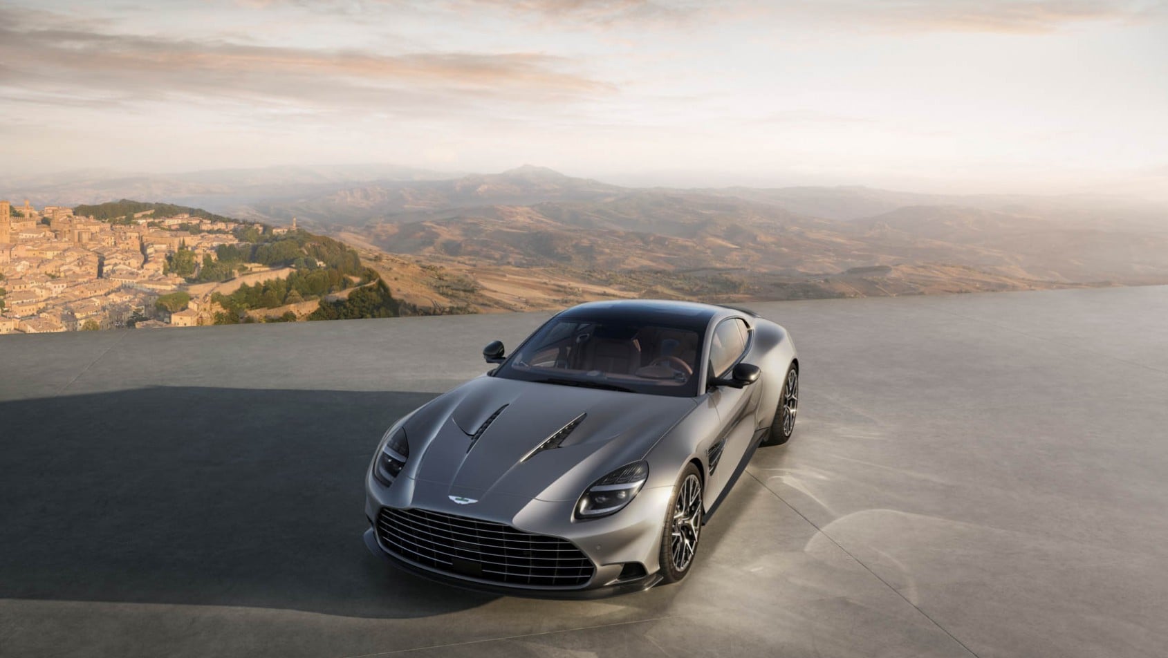 Aston Martin Vanquish 25 premiera