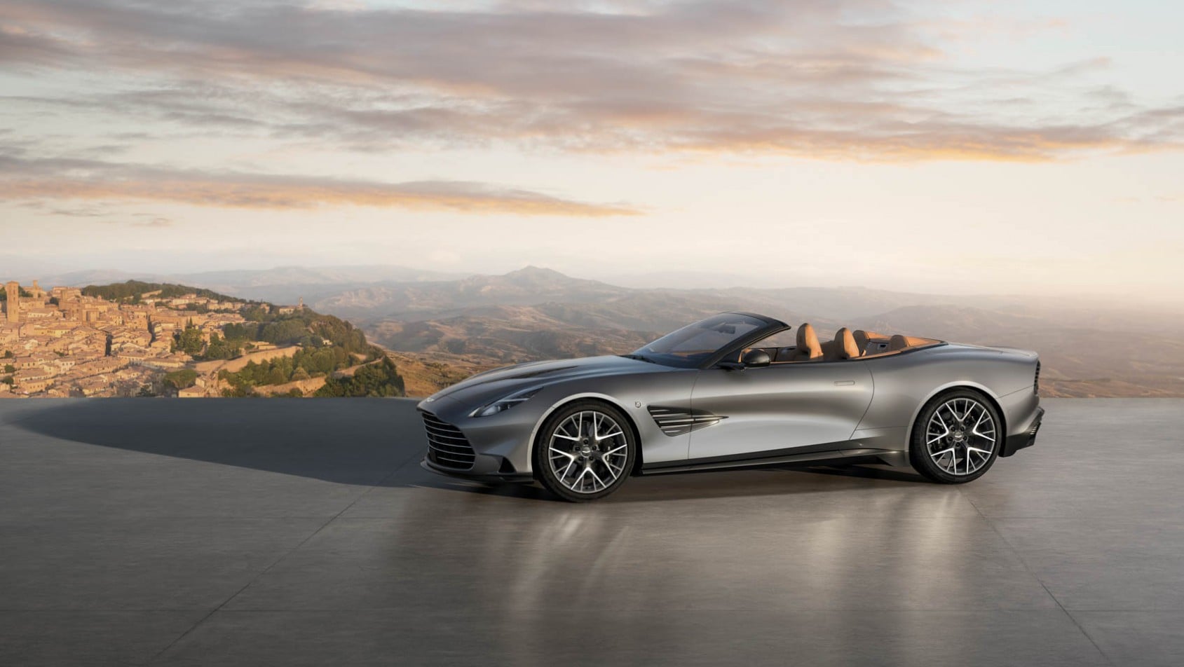 Aston Martin Vanquish 25 sylwetka