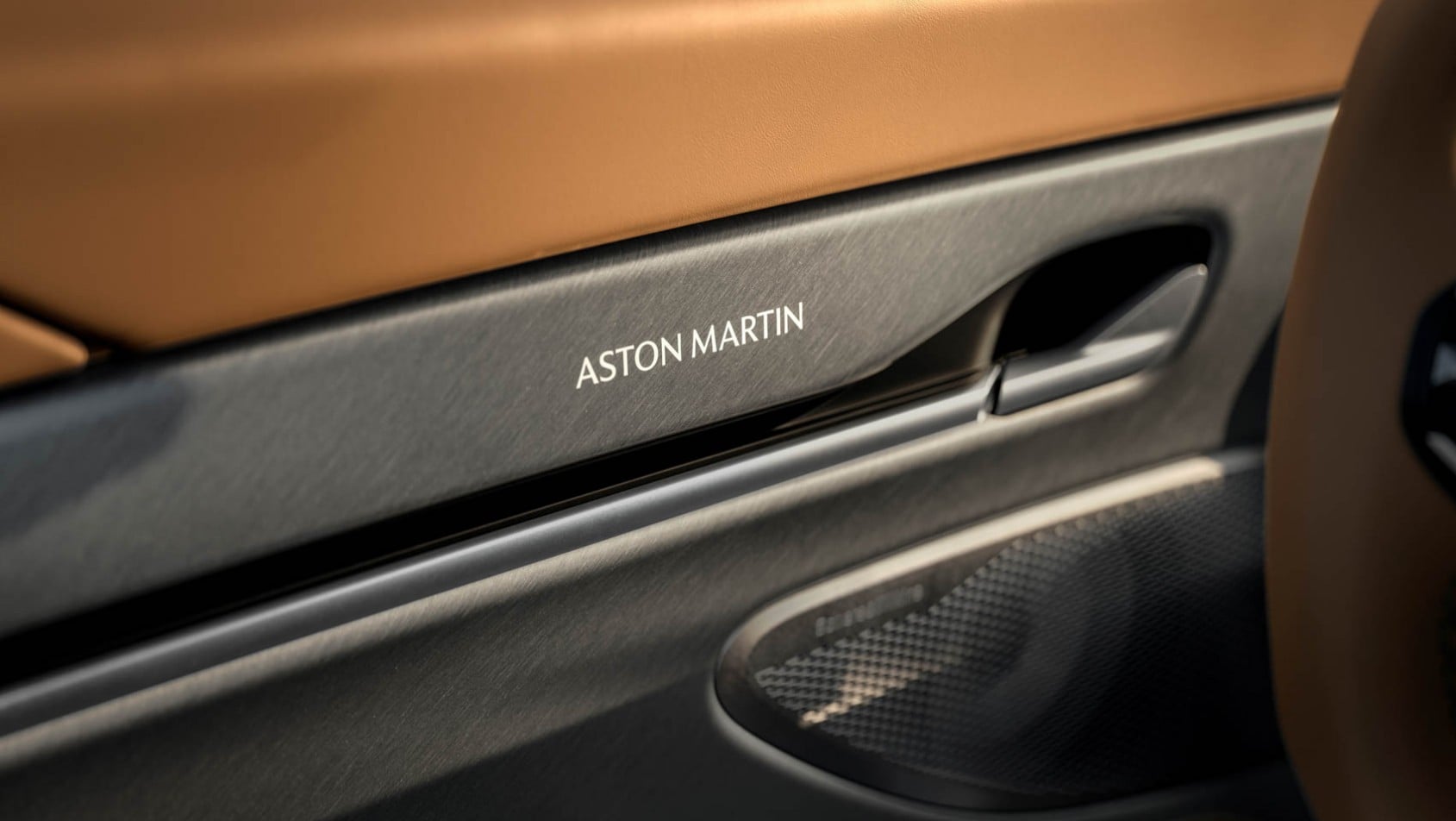 Aston Martin Vanquish 25 dodatki