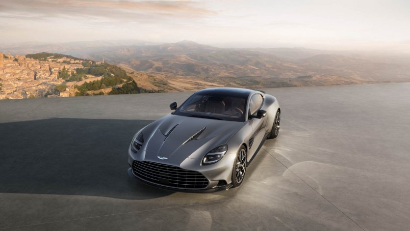 Aston Martin Vanquish 25 premiera