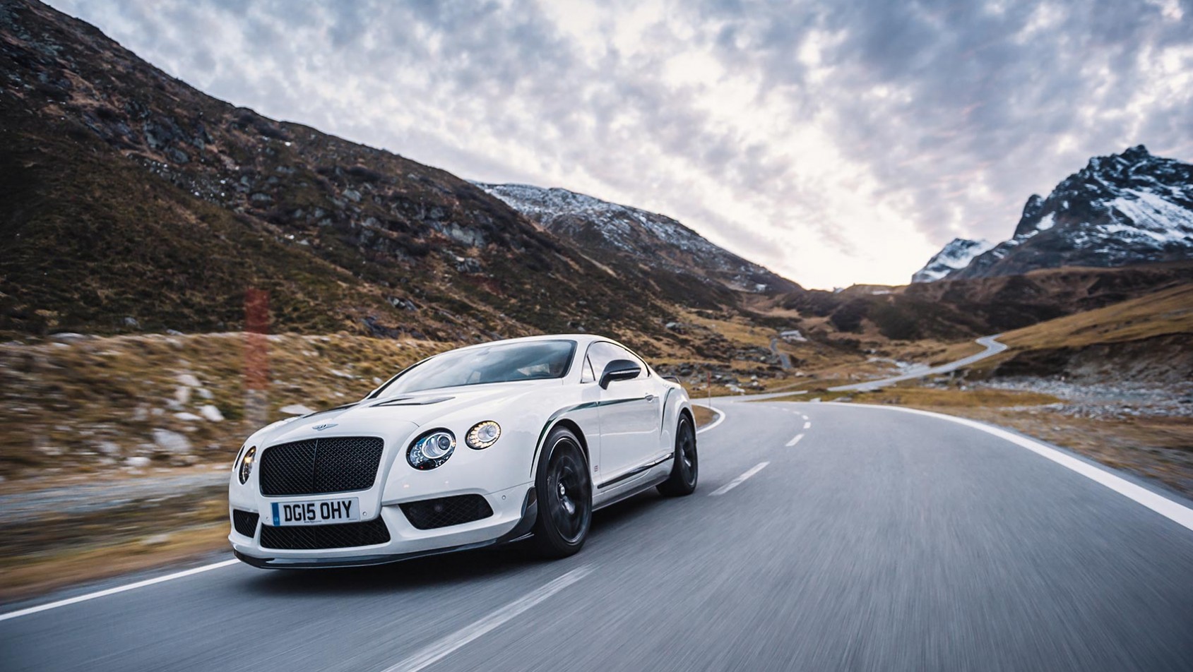 Bentley Continental GT podczas sesji zdjęciowej w górach