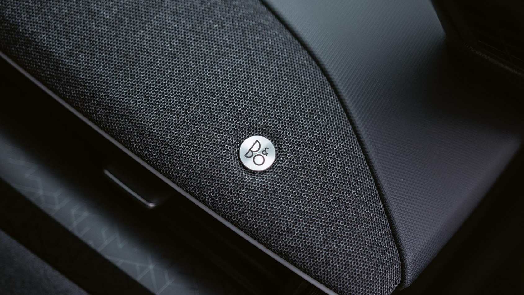 Głośnik Bang & Olufsen w Fordzie Mustang Mach-E Rally