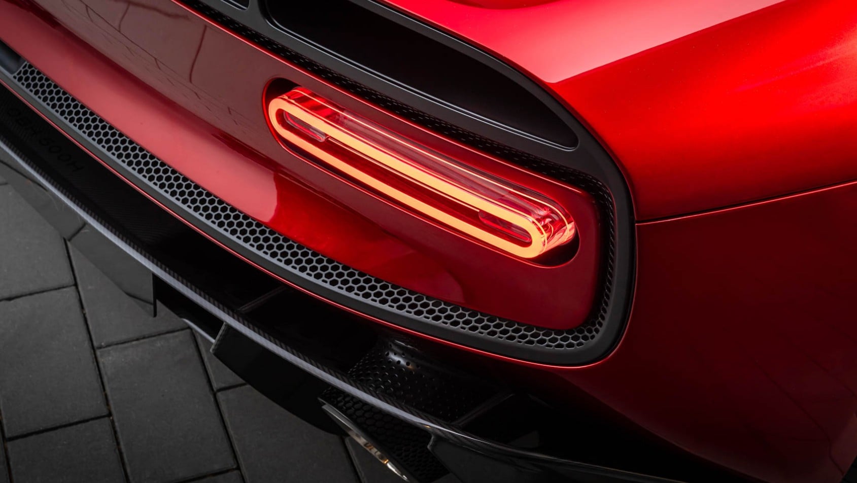 McLaren McL 6GT styl retro