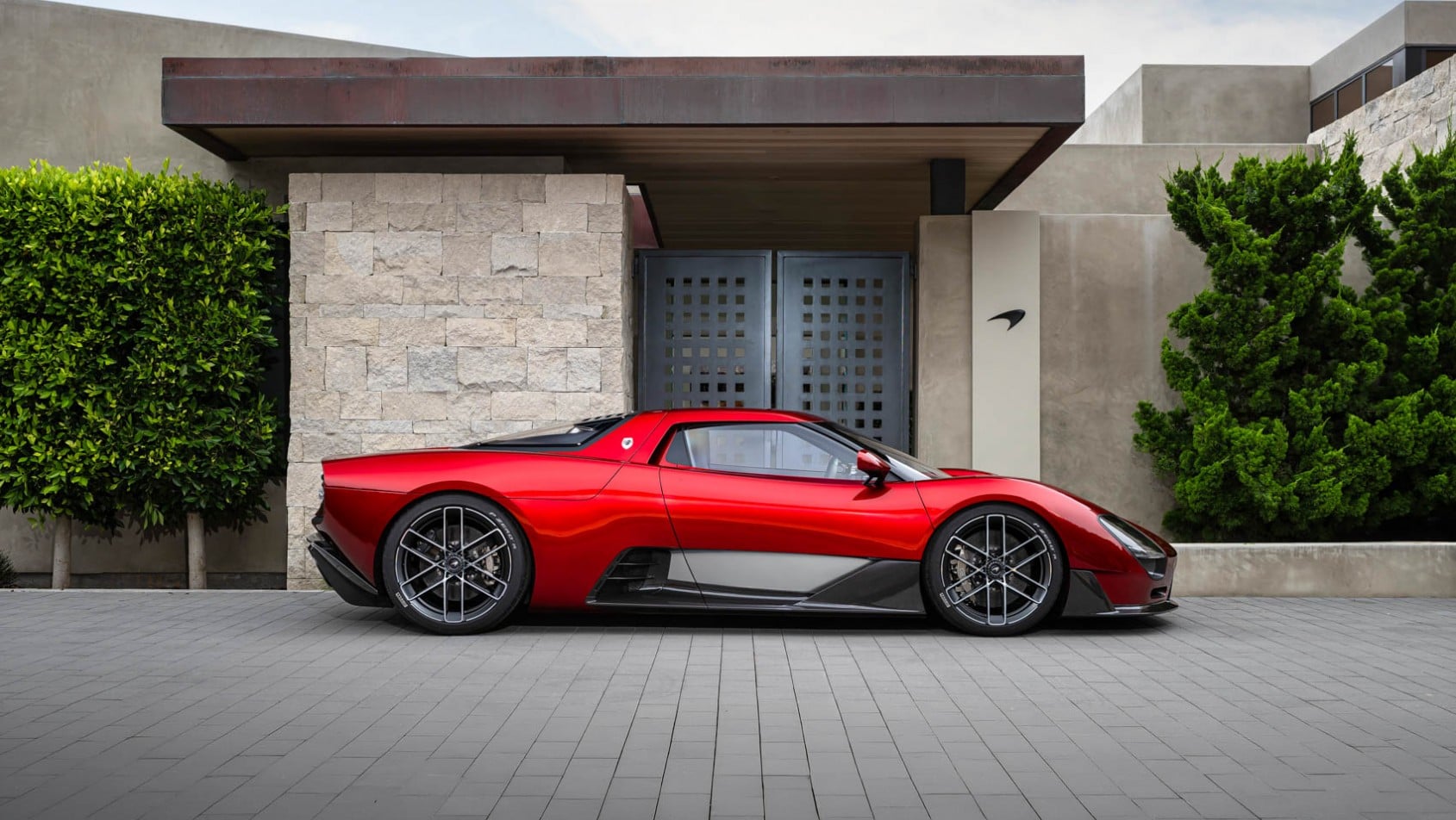 McLaren McL 6GT sylwetka