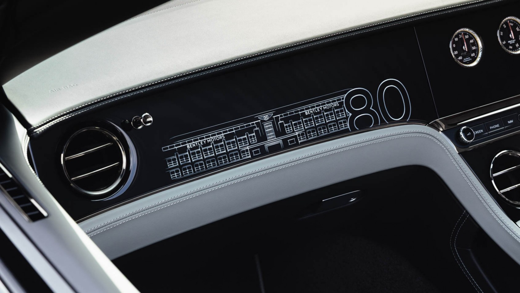 Bentley Continental GTC 80 detal