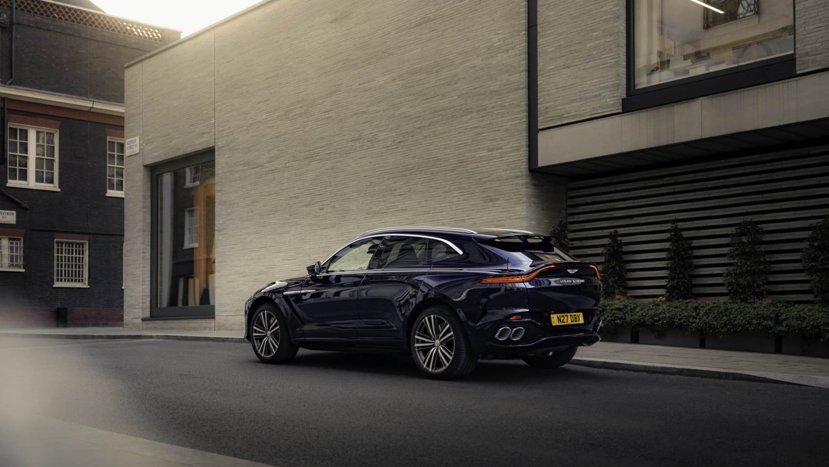 Aston Martin DBX GT nowość