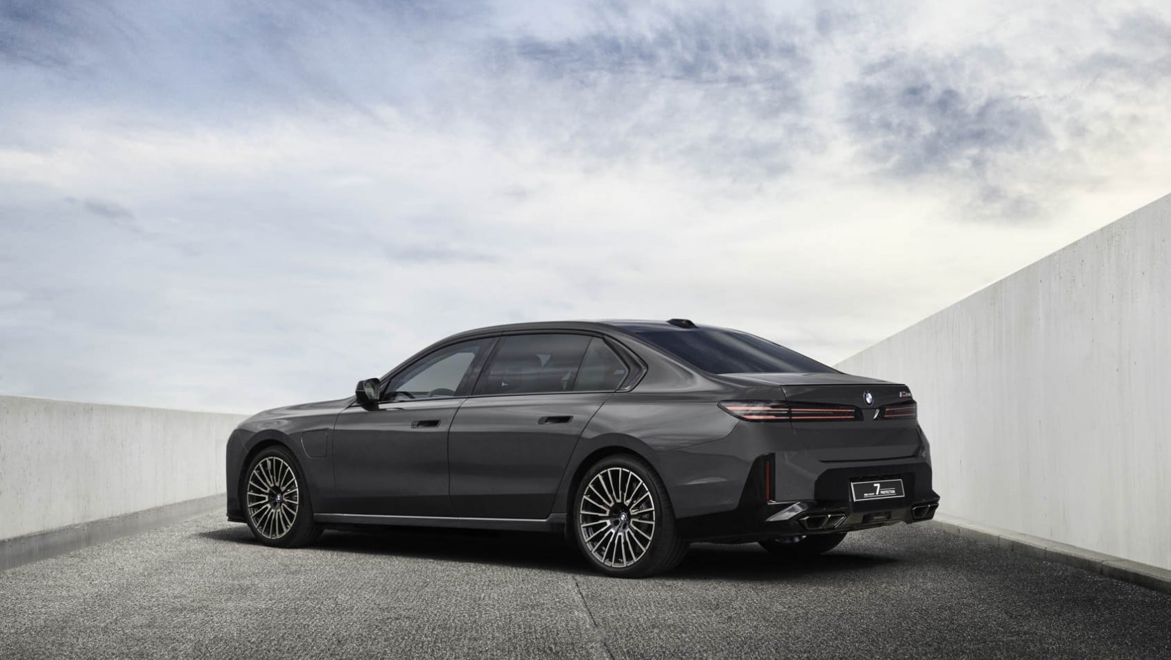 BMW M760e Protection prezentacja