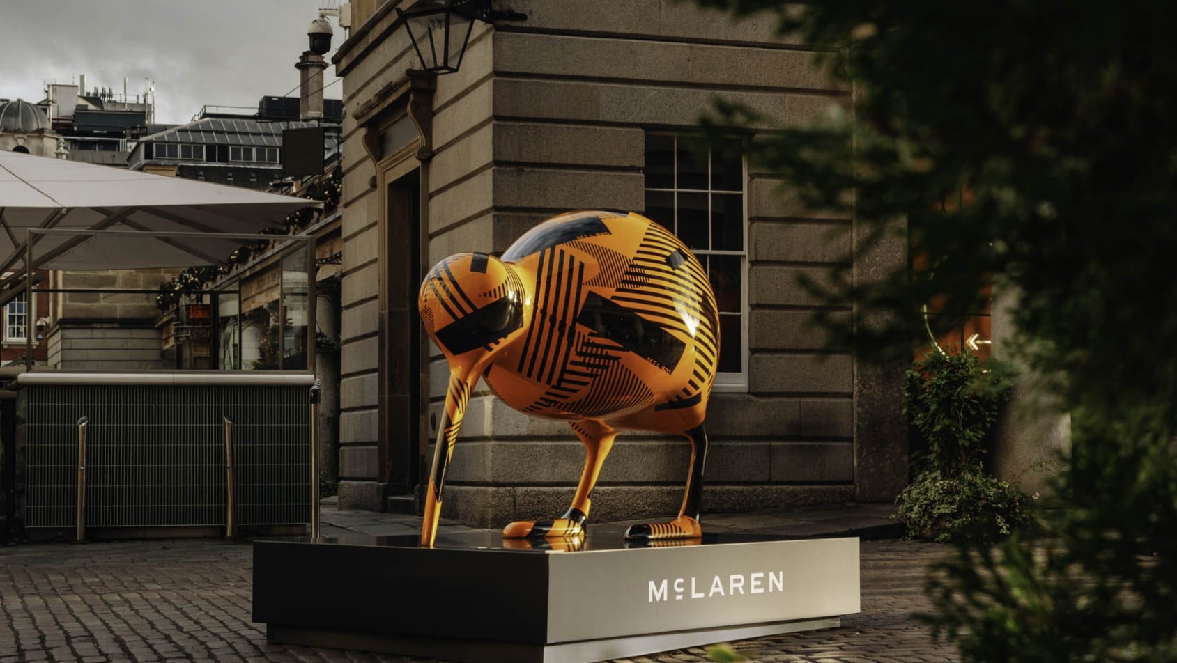 McLaren 820S kiwi